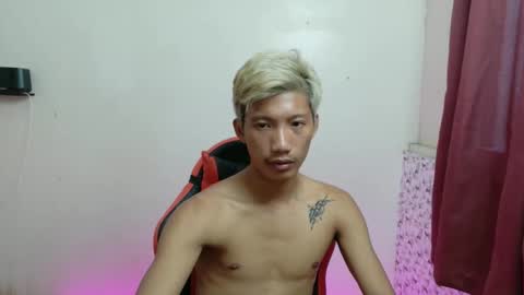 Snapshot of horny_asianmoreno chatting on January 2026 04:04:02 AM ROGER online show from January 2026 04:04:02 AM