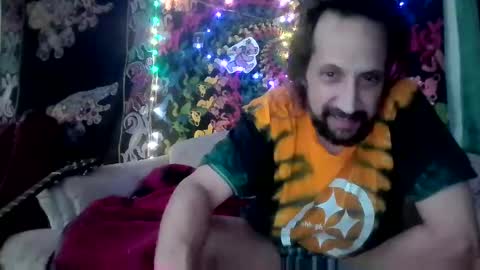 Snapshot of horny_hippie420 chatting on December 2024 03:42:01 PM Horny Rockstar420 online show from December 2024 03:42:01 PM