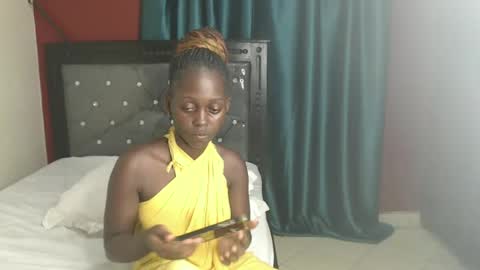 Snapshot of hornybella4 chatting on January 2025 09:47:02 PM Bella online show from January 2025 09:47:02 PM