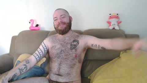 Snapshot of hornyhairy_bi chatting on January 2025 09:32:02 PM Harry online show from January 2025 09:32:02 PM