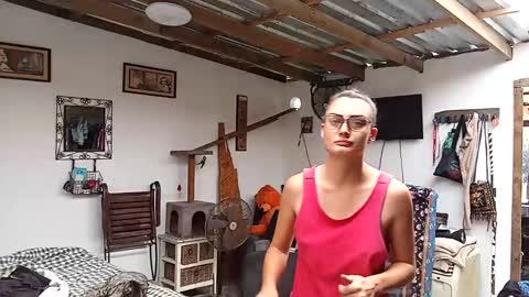 Nix  D online show from October 2025 11:00:02 AM