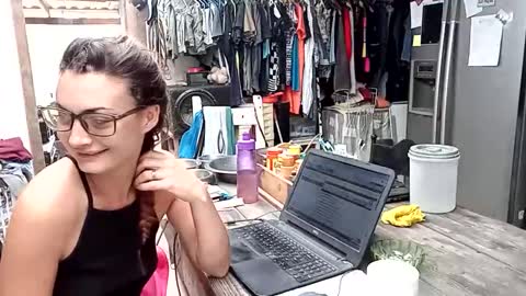 Nix  D online show from November 2025 07:25:01 AM