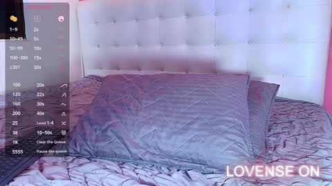 Snapshot of hornyhousekeeper_ chatting on December 2024 12:34:02 PM Valentina online show from December 2024 12:34:02 PM