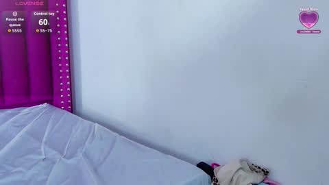 Natasha  online show from December 2025 07:53:02 PM