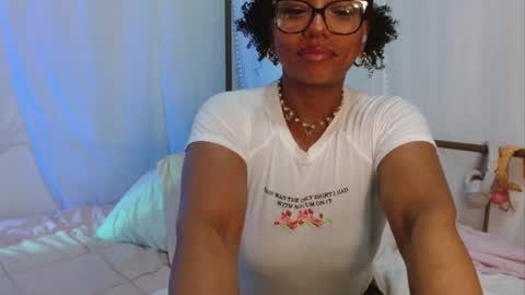 Snapshot of hornylittlehoney chatting on January 2025 01:01:01 PM Horny Little Honey online show from January 2025 01:01:01 PM