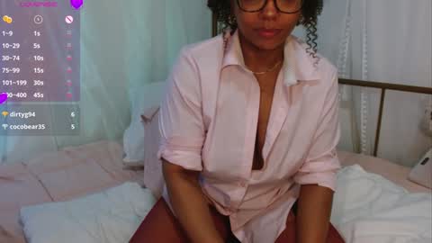 Snapshot of hornylittlehoney chatting on January 2025 07:11:01 AM Horny Little Honey online show from January 2025 07:11:01 AM
