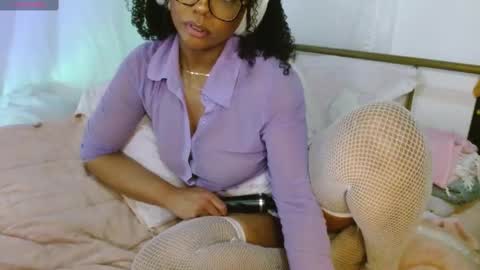 Snapshot of hornylittlehoney chatting on March 2025 07:03:01 AM Horny Little Honey online show from March 2025 07:03:01 AM