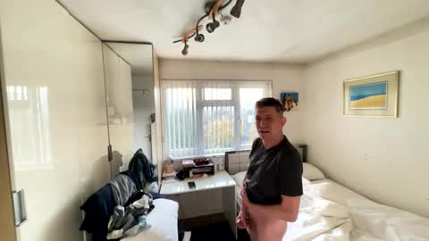 Hornylondon online show from October 2025 07:12:01 AM