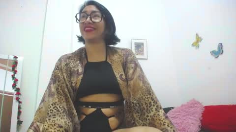 Snapshot of hornywife_ chatting on May 2026 02:46:01 PM Agatha online show from May 2026 02:46:01 PM