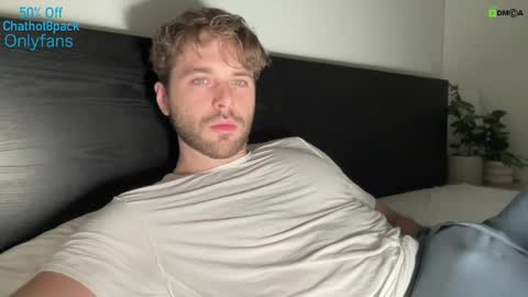 Snapshot of hot8pack01 chatting on December 2024 05:20:02 AM Edward aka Wolf online show from December 2024 05:20:02 AM