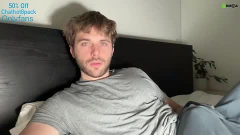 Snapshot of hot8pack01 chatting on January 2025 09:46:02 PM Edward aka Wolf online show from January 2025 09:46:02 PM