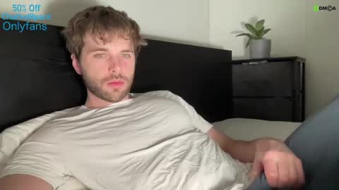 Snapshot of hot8pack01 chatting on January 2025 04:37:02 AM Edward aka Wolf online show from January 2025 04:37:02 AM