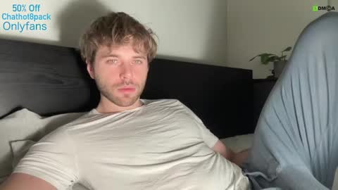 Snapshot of hot8pack01 chatting on February 2025 09:41:02 PM Edward aka Wolf online show from February 2025 09:41:02 PM