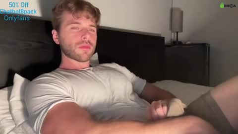 Snapshot of hot8pack01 chatting on October 2025 05:26:02 AM Edward aka Wolf online show from October 2025 05:26:02 AM