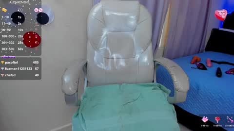 Snapshot of hot_beauty__ chatting on January 2025 01:35:01 PM VALENTINA online show from January 2025 01:35:01 PM