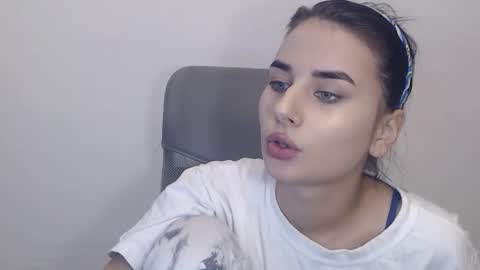 Snapshot of hot_bruny chatting on October 2025 01:53:02 PM Bruny online show from October 2025 01:53:02 PM