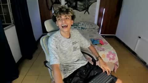 Snapshot of hot_bunny713 chatting on November 2025 01:08:01 AM hot bunny online show from November 2025 01:08:01 AM