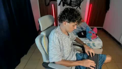 Snapshot of hot_bunny713 chatting on November 2025 01:05:02 AM hot bunny online show from November 2025 01:05:02 AM