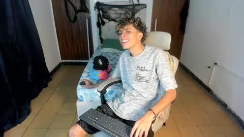 Snapshot of hot_bunny713 chatting on November 2025 01:28:01 AM hot bunny online show from November 2025 01:28:01 AM