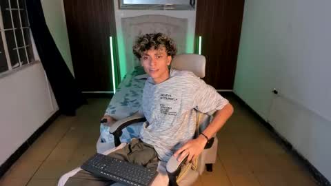 Snapshot of hot_bunny713 chatting on November 2025 01:22:02 AM hot bunny online show from November 2025 01:22:02 AM