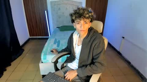 Snapshot of hot_bunny713 chatting on November 2025 06:46:02 AM hot bunny online show from November 2025 06:46:02 AM