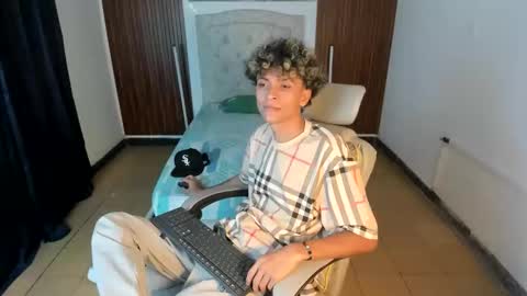 Snapshot of hot_bunny713 chatting on November 2025 04:59:02 AM hot bunny online show from November 2025 04:59:02 AM