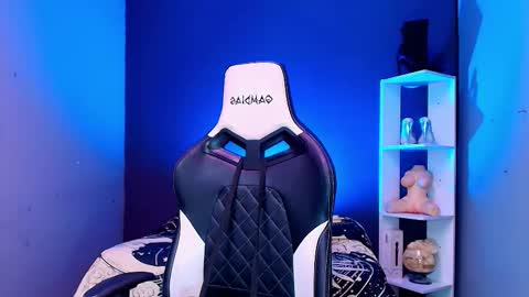 hot chocolate 4u online show from September 2025 12:05:01 PM