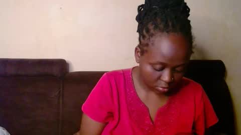 Snapshot of hot_linahh chatting on November 2025 12:05:02 AM Linah online show from November 2025 12:05:02 AM