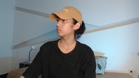 Alana online show from October 2025 09:02:01 PM