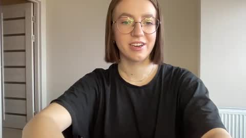 Snapshot of hot_lliinns chatting on December 2024 08:56:01 AM Lina online show from December 2024 08:56:01 AM