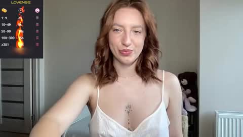 Snapshot of hot_lliinns chatting on November 2025 09:19:02 AM Lina online show from November 2025 09:19:02 AM