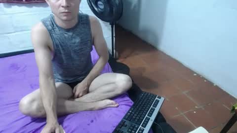 Snapshot of hot_mann11 chatting on October 2025 07:40:02 AM angel online show from October 2025 07:40:02 AM