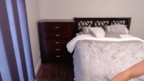 Rose Redwood online show from February 2026 11:12:02 PM