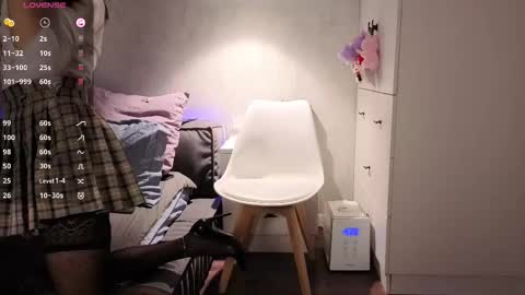 Snapshot of hot_mode chatting on December 2025 04:05:01 PM Alexandra online show from December 2025 04:05:01 PM