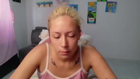 Mia online show from March 2026 03:19:02 PM