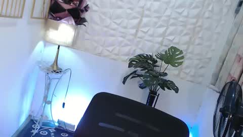 Snapshot of hot_petit69 chatting on November 2025 06:17:01 PM hot_petit69 online show from November 2025 06:17:01 PM