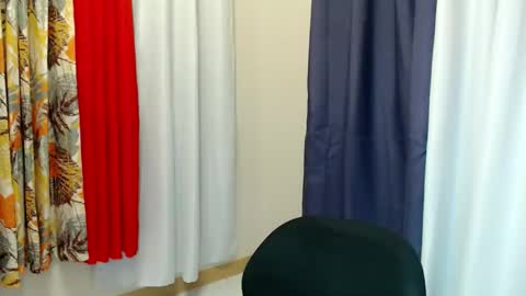 Snapshot of hot_petit69 chatting on February 2026 01:42:02 PM hot_petit69 online show from February 2026 01:42:02 PM