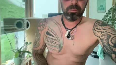Snapshot of hot_sex83 chatting on October 2025 04:48:02 PM letmedoo2 online show from October 2025 04:48:02 PM