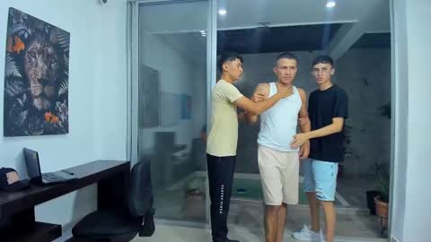 Vanesa Oliver and Andrew online show from September 2025 02:23:01 AM