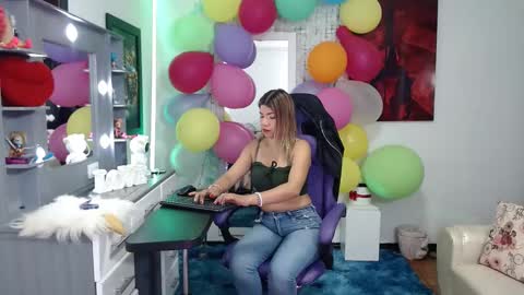 Snapshot of hot_sexy_bunny chatting on October 2025 01:17:02 PM hot sexy bunny online show from October 2025 01:17:02 PM