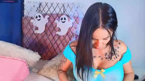 Snapshot of hotalana_ chatting on October 2025 12:19:02 PM Alana online show from October 2025 12:19:02 PM