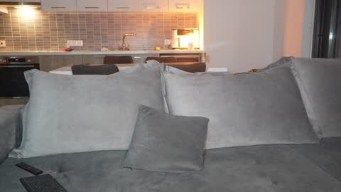 Bella online show from November 2025 04:40:02 PM