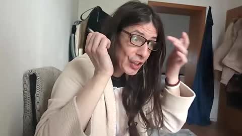 Betty Bellucci online show from November 2025 11:30:01 AM