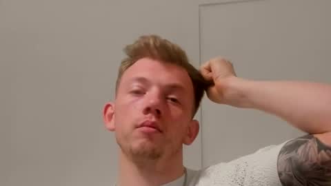 hotblondeguy online show from October 2025 04:19:02 PM