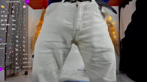 Snapshot of hotblue_98 chatting on January 2025 06:10:01 AM Red online show from January 2025 06:10:01 AM