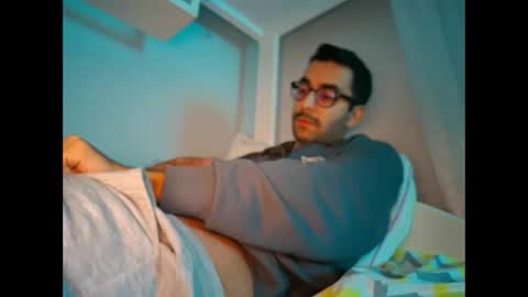 Snapshot of hotboy975334 chatting on December 2025 09:22:02 PM Alp online show from December 2025 09:22:02 PM