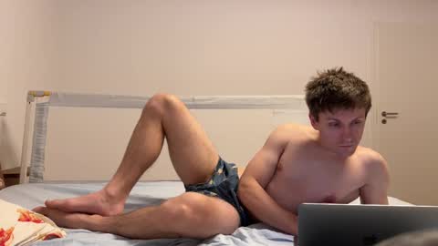 Snapshot of hotboyfeet92 chatting on February 2025 09:42:02 PM hotboyfeet92 online show from February 2025 09:42:02 PM
