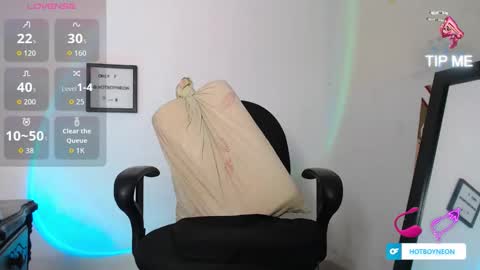 Alex Neon online show from November 2025 07:23:02 PM