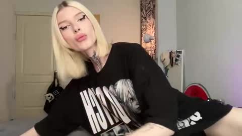 hotchubently online show from October 2025 08:38:01 AM