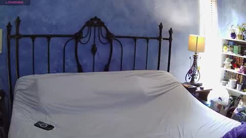 Snapshot of hotcurves4000 chatting on October 2025 04:20:02 PM Tina Hotcurves online show from October 2025 04:20:02 PM